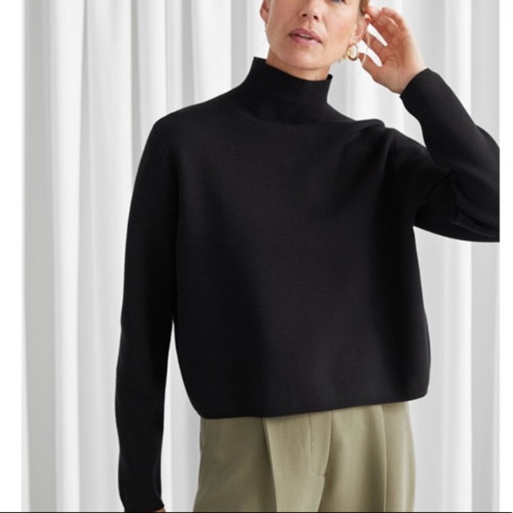 & Other Stories cropped relaxed fit turtleneck medium NWOT